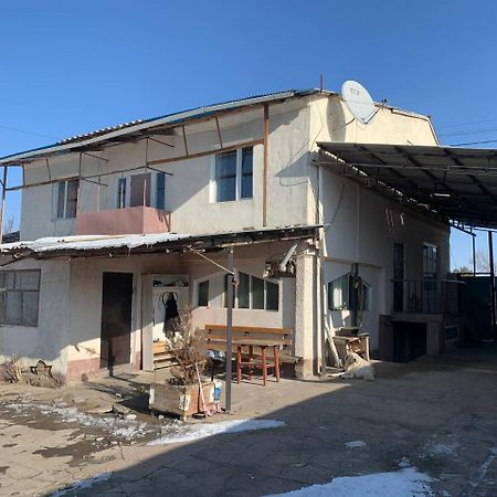 Erkin And Penut Doggy House Hotel Karakol Exterior foto